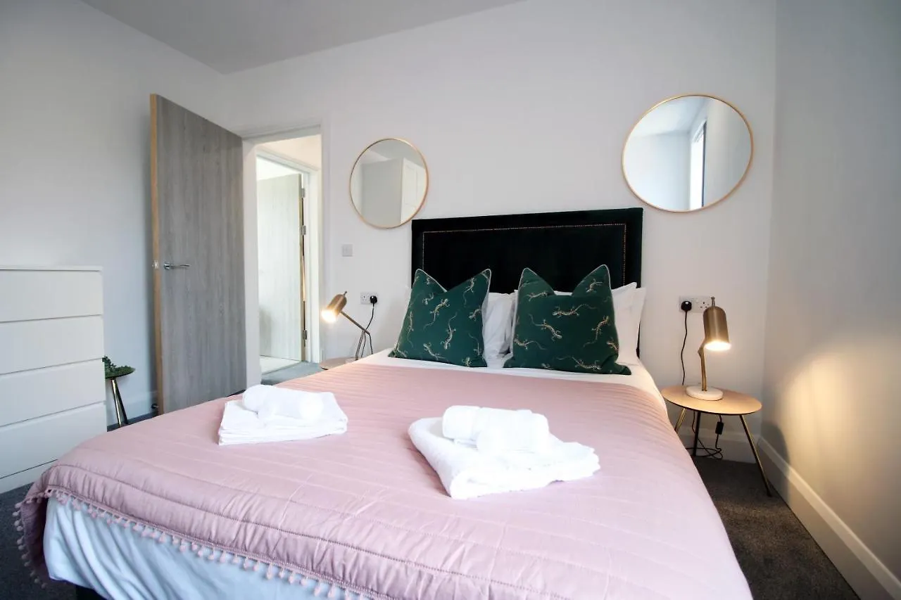 Apartment New Light & Airy 3 Bed Getaway - Wifi - Netflix - Comfort Cardiff